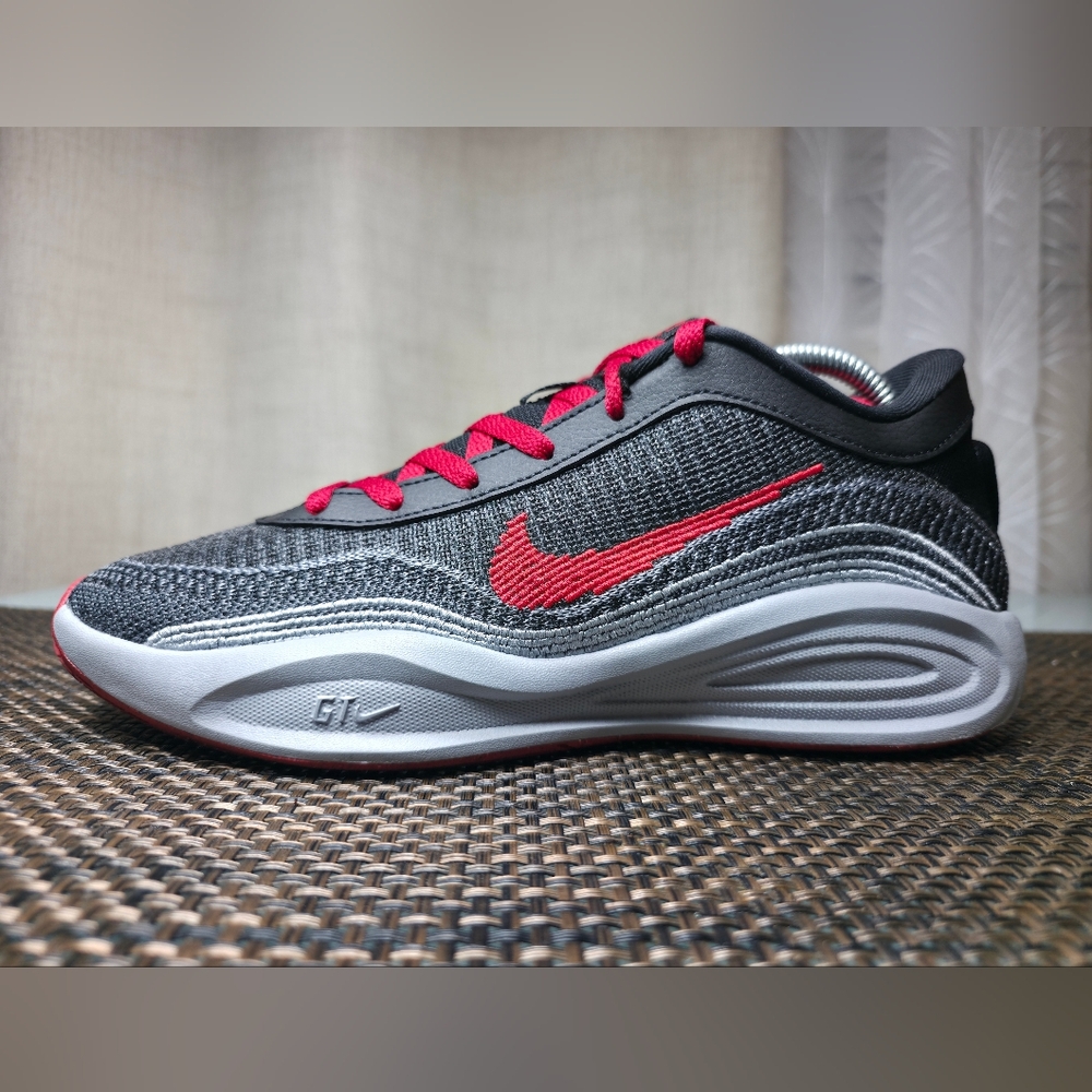 Nike G.T. Hustle Academy